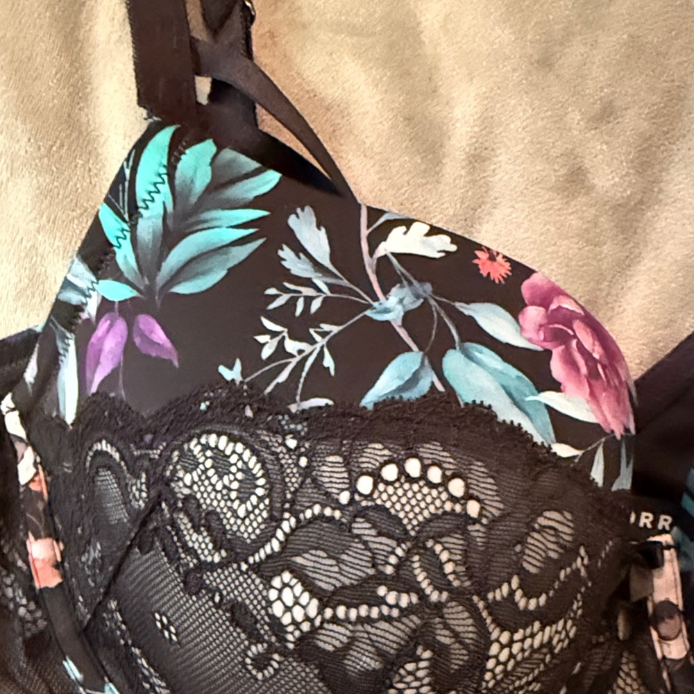 Torrid Black and Purple Floral Lace Bra - Picture 2 of 4